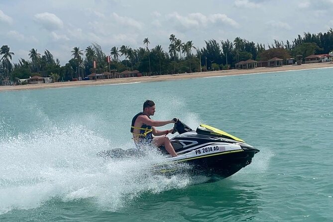 30 Minute Jet Ski Ride along Isla Verde Beach - Who should book this jet ski ride in Isla Verde