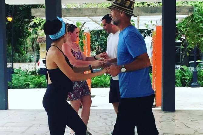 Beginner to Advanced Salsa Dance Class in San Juan, PR - What You Actually Do During the Lesson