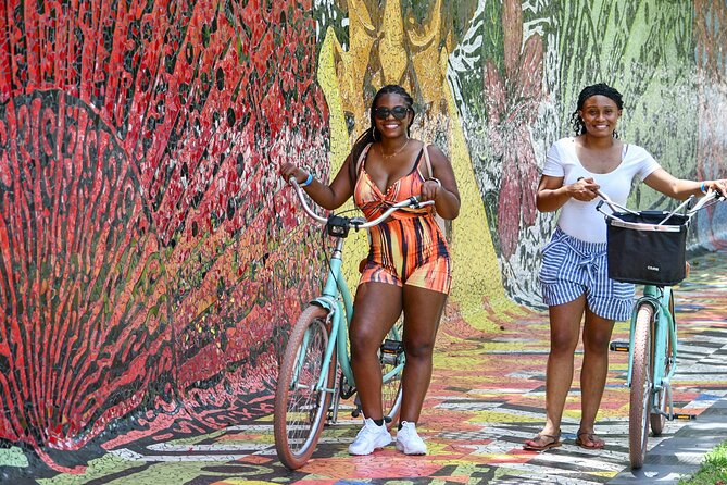Cruising Bikes Rental in Condado Old San Juan - Luis Muñoz Rivera Park: Shade, Water, and Bike Paths