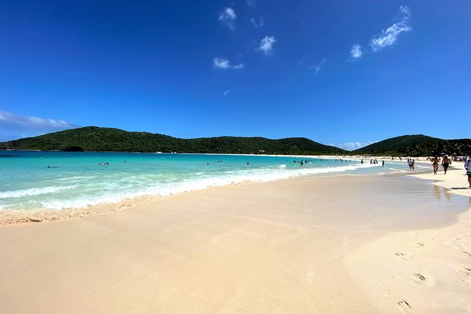 Culebra Swim with Turtles Adventure and Flamenco Beach by Ferry - The group rhythm: waiting, transfers, and staying together