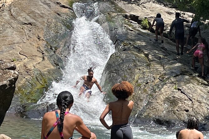 El Yunque Rainforest Tour with Waterslides and Beach - Luquillo Beach Food Strip: How the Two Hours Usually Feel