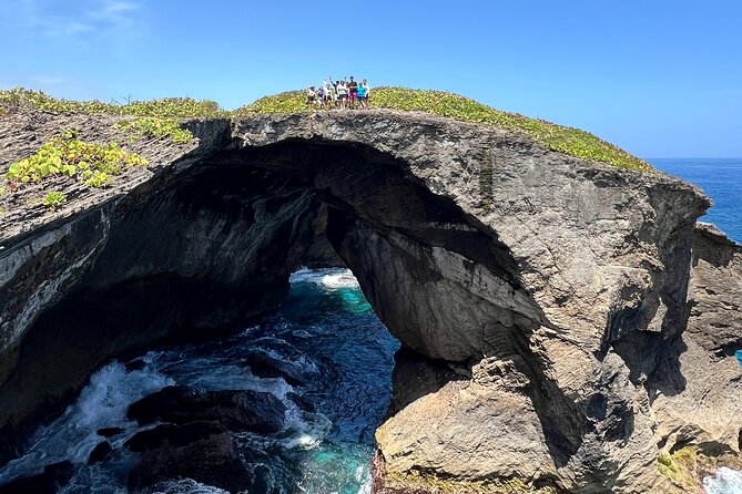 Indian Cave & Water Spring Adventure - Coastal Arches and Geology Talk in La Cueva del Indio Natural Reserve