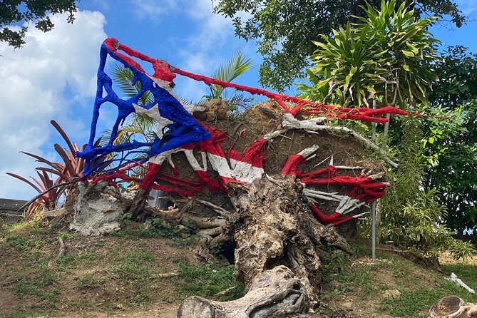 Instagramable Places in Old San Juan Tour - Stop 5: La Rogativa, bronze sculpture and a quick legend moment