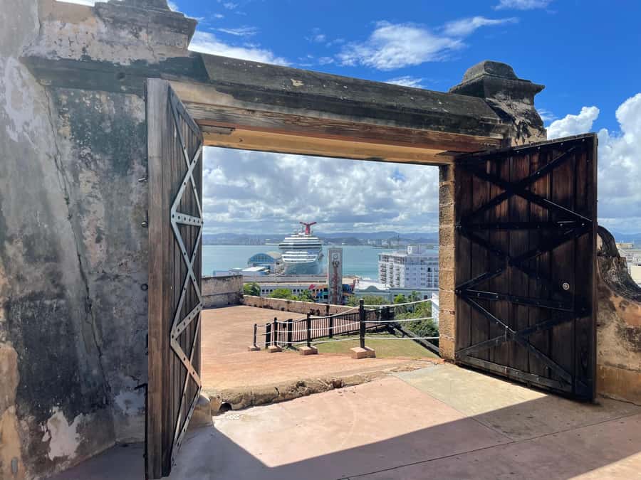 Old San Juan: San Cristobal Castle and Old Town Walking Tour - Should You Book This Old San Juan and Castillo Walk?