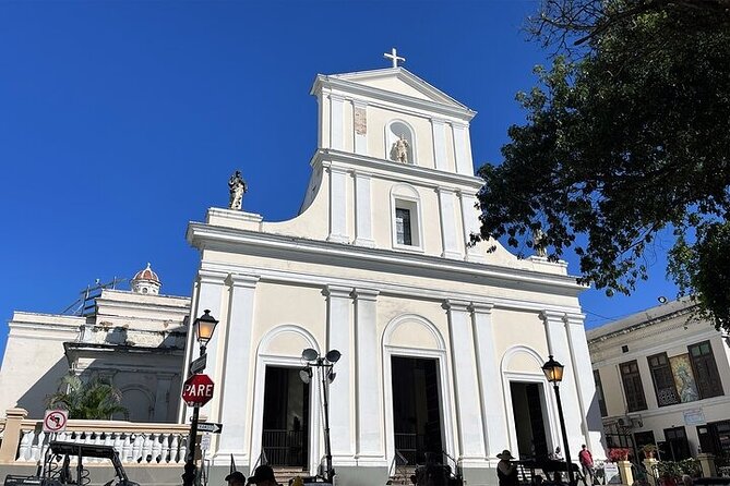 Old San Juan Tour (1 Hour) by DUHO - A one-hour Old San Juan sprint on Tetuán and Cristo streets