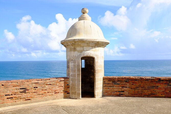 Old San Juan Walks; 2 Castles, El Morro and San Cristobal - Plaza Colón, the Columbus statue, and the interpreter moment