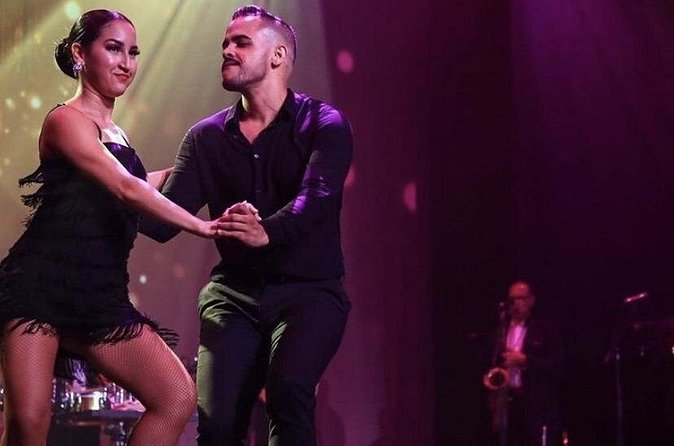 Puerto Rican Salsa Class and Night Out in San Juan, Puerto Rico - Hour Two: Practicing at a Local Salsa Hotspot