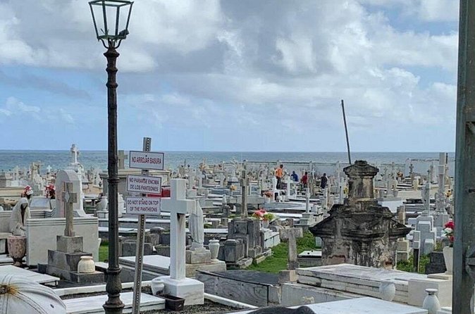 San Juan Haunted History Walking Tour - Walking comfort, photos, and night safety in Old San Juan