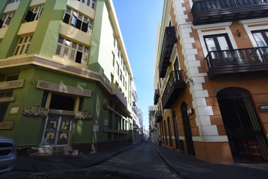 San Juan: Private City Highlights Driving Tour - El Convento Hotel area plus the Presidential Boardwalk photo stop