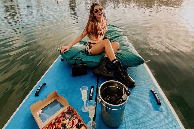 San Juan - Private Floating Picnic Experience in Condado Lagoon - Meeting at 1022 Ashford Ave, then into Condado Beach