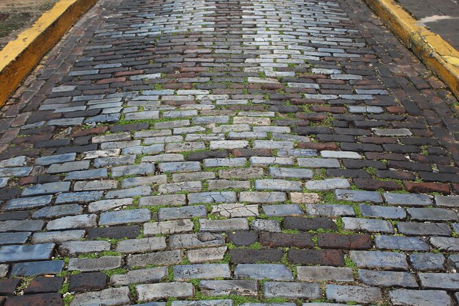 San Juan Private Old Walking Tour - Stop 1: Old San Juan and the big fortifications that shaped defense