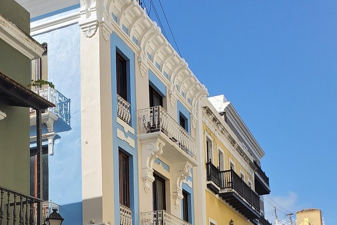San Juan Sightseeing Private Tour - Miramar, then Isla Verde, the neighborhoods that connect your dots