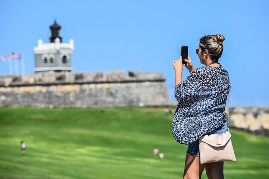 San Juan: Walking Tour with Expert Guide - Ballaja Barracks, San Jose Church, and Plaza del Quinto Centenario