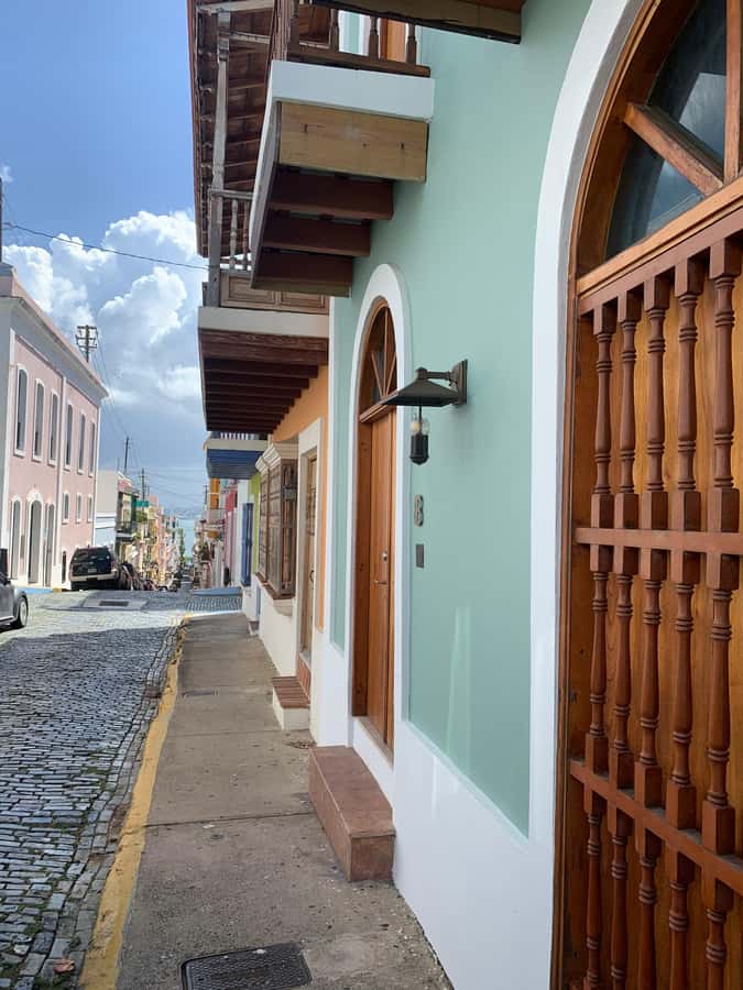 Tour de Viejo San Juan en Español - Plaza Colón and the Columbus Statue, Your Easy Orientation Point